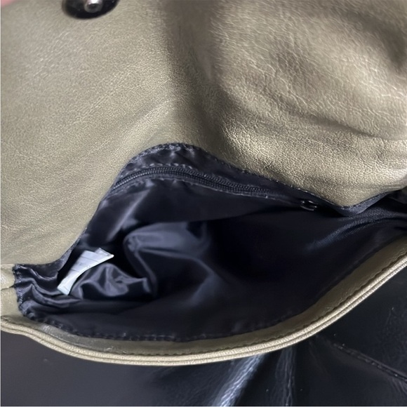 Kenneth Cole Reaction Olive Crossbody Bag - Picture 4 of 5